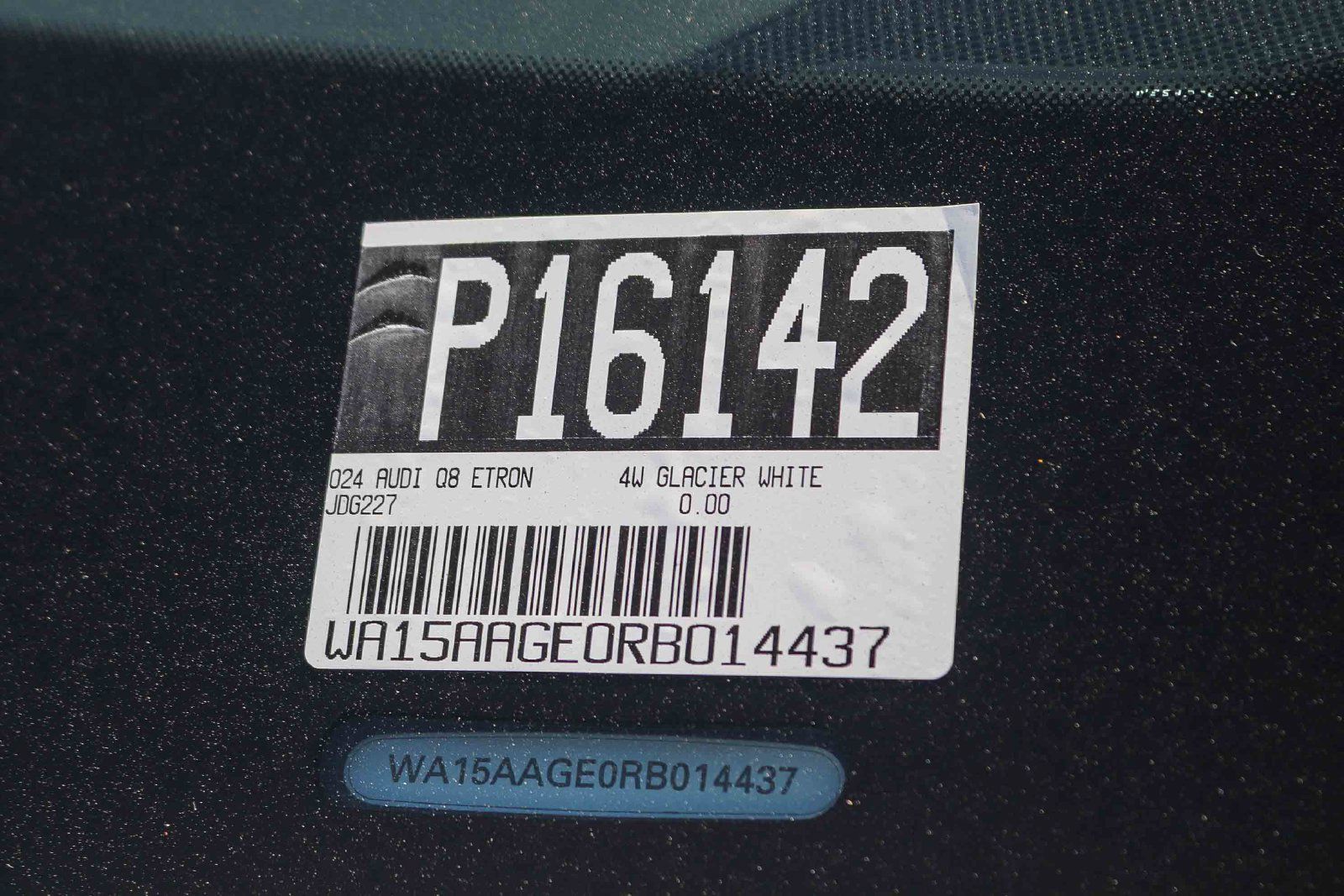 Used 2024 Audi Q8 e-tron Premium Plus w/ Premium Plus Package AWD/4WD image 32