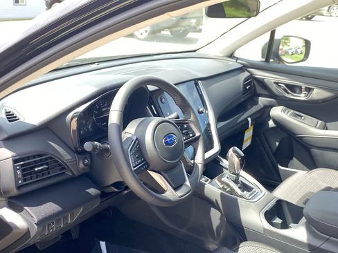 Used 2025 Subaru Outback Premium image 2