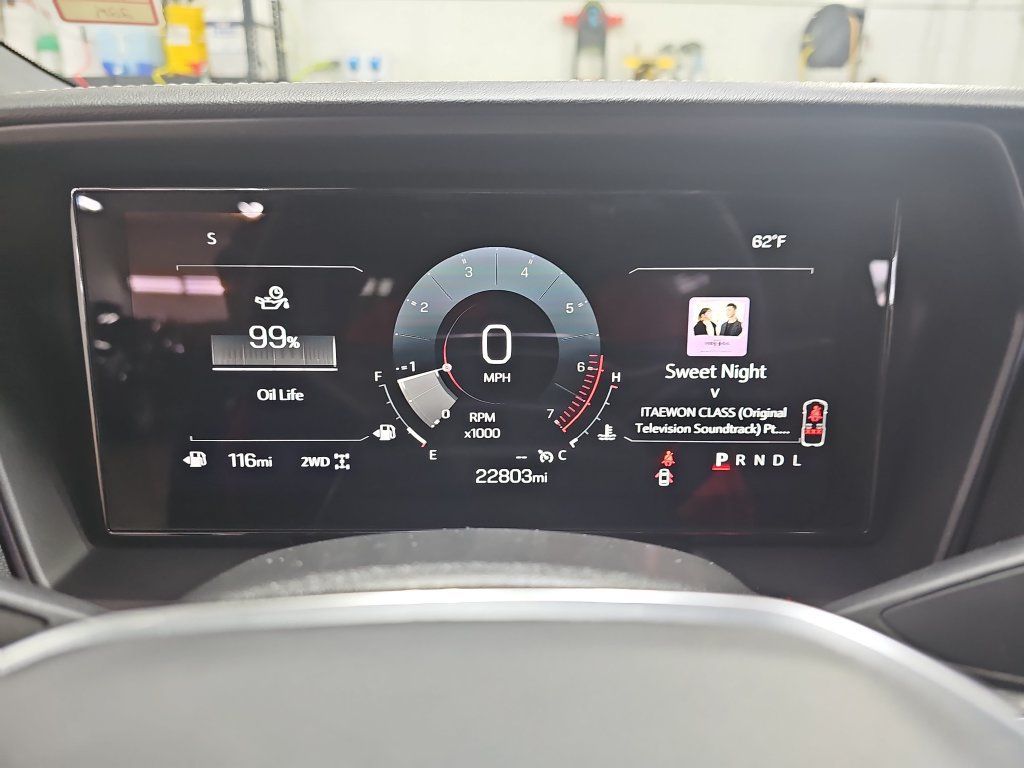 Certified 2025 GMC Terrain Elevation w/ Black Edition AWD/4WD image 30