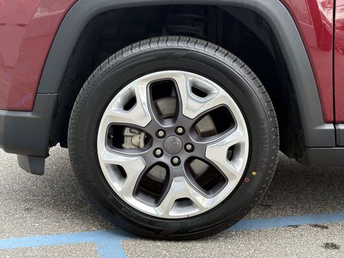 Used 2022 Jeep Compass Limited AWD/4WD image 30