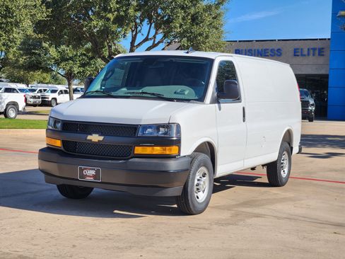 New 2025 Chevrolet Express 2500 w/ Driver Convenience Package image 10