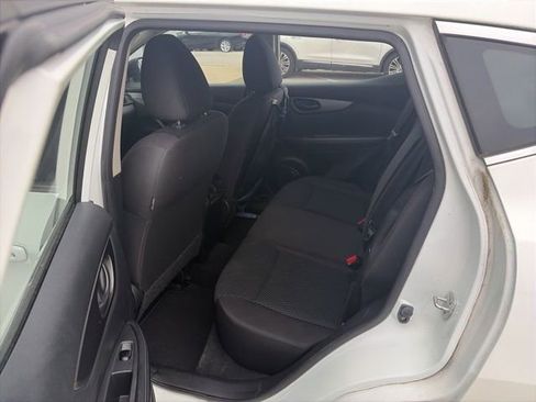 Used 2019 Nissan Rogue Sport S FWD image 8