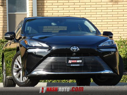 Used 2023 Toyota Mirai w/ Advanced Technology Package RWD image 3