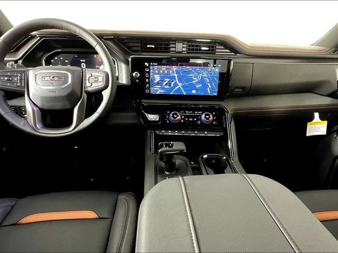 Used 2025 GMC Sierra 1500 AT4 w/ AT4 Premium Package AWD/4WD image 5