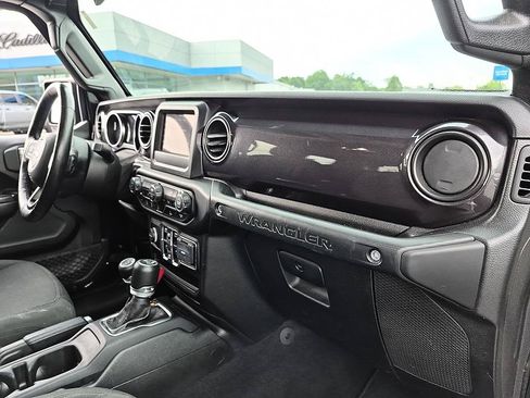 Used 2021 Jeep Wrangler Unlimited Sport AWD/4WD image 34