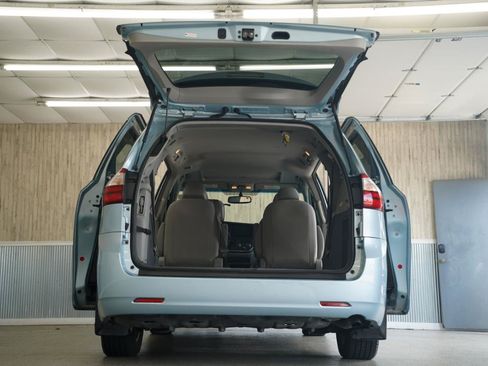 Used 2015 Toyota Sienna XLE FWD image 44
