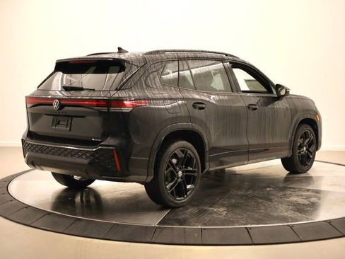 New 2026 Volkswagen Tiguan SE R-Line image 3