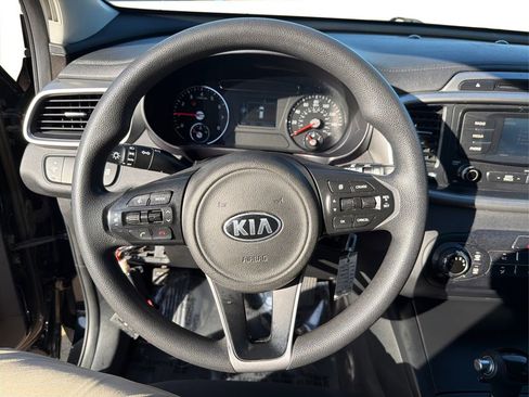 Used 2017 Kia Sorento LX image 17