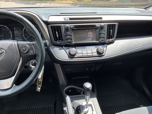 Used 2016 Toyota RAV4 XLE AWD/4WD image 29