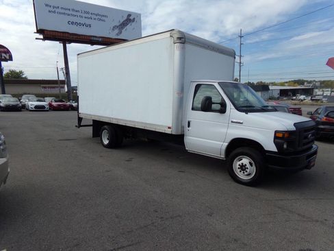 Used 2017 Ford E-450 and Econoline 450 Super Duty w/ Power Windows & Locks Group image 3