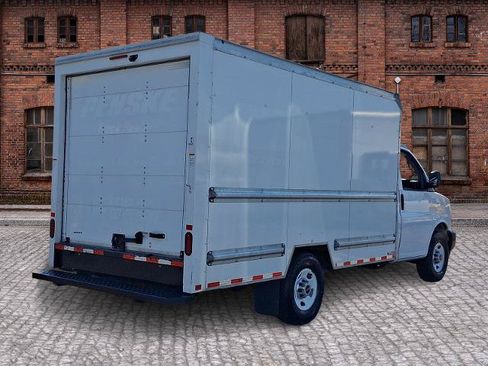 Used 2021 GMC Savana 3500 w/ Power Convenience Package RWD image 4