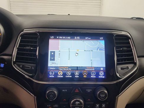 Used 2020 Jeep Grand Cherokee Limited AWD/4WD image 24