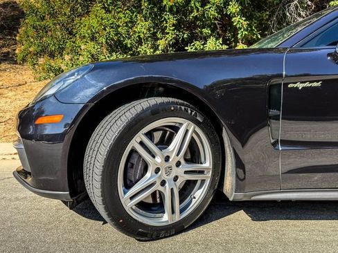 Used 2018 Porsche Panamera 4 image 21