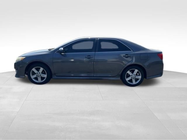 Used 2014 Toyota Camry SE w/ Fleet Convenience Package FWD image 4
