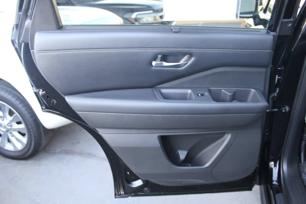 Used 2022 Nissan Pathfinder SL w/ SL Premium Package FWD image 26