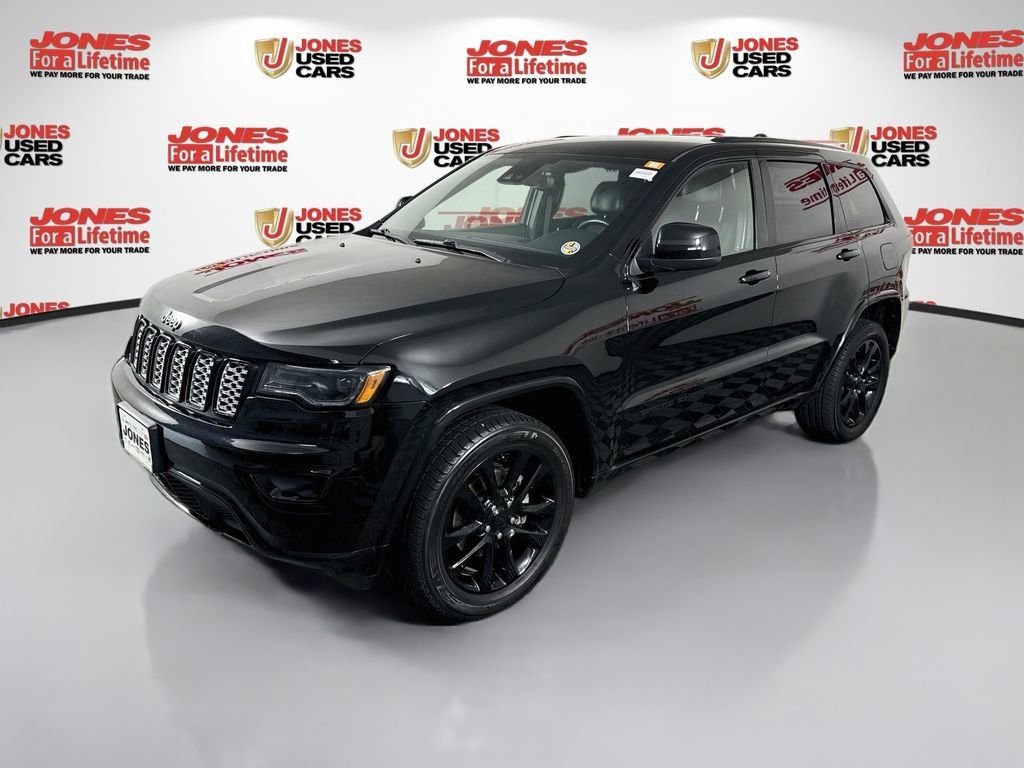 Used 2020 Jeep Grand Cherokee Altitude AWD/4WD image 13