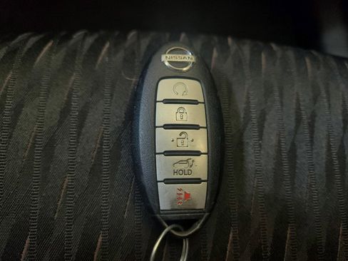 Used 2018 Nissan Rogue SV AWD/4WD image 32