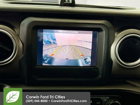 Used 2021 Jeep Gladiator Overland image 19