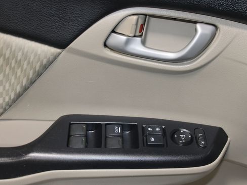 Used 2014 Honda Civic LX image 9