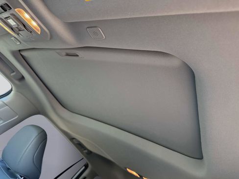 Used 2023 Toyota Highlander Limited image 34