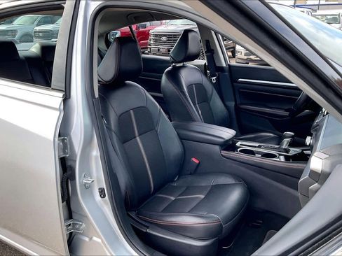 Used 2024 Nissan Altima 2.5 SR image 8