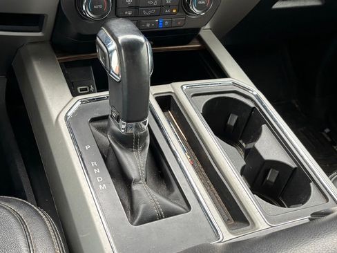 Used 2020 Ford F150 Lariat RWD image 12