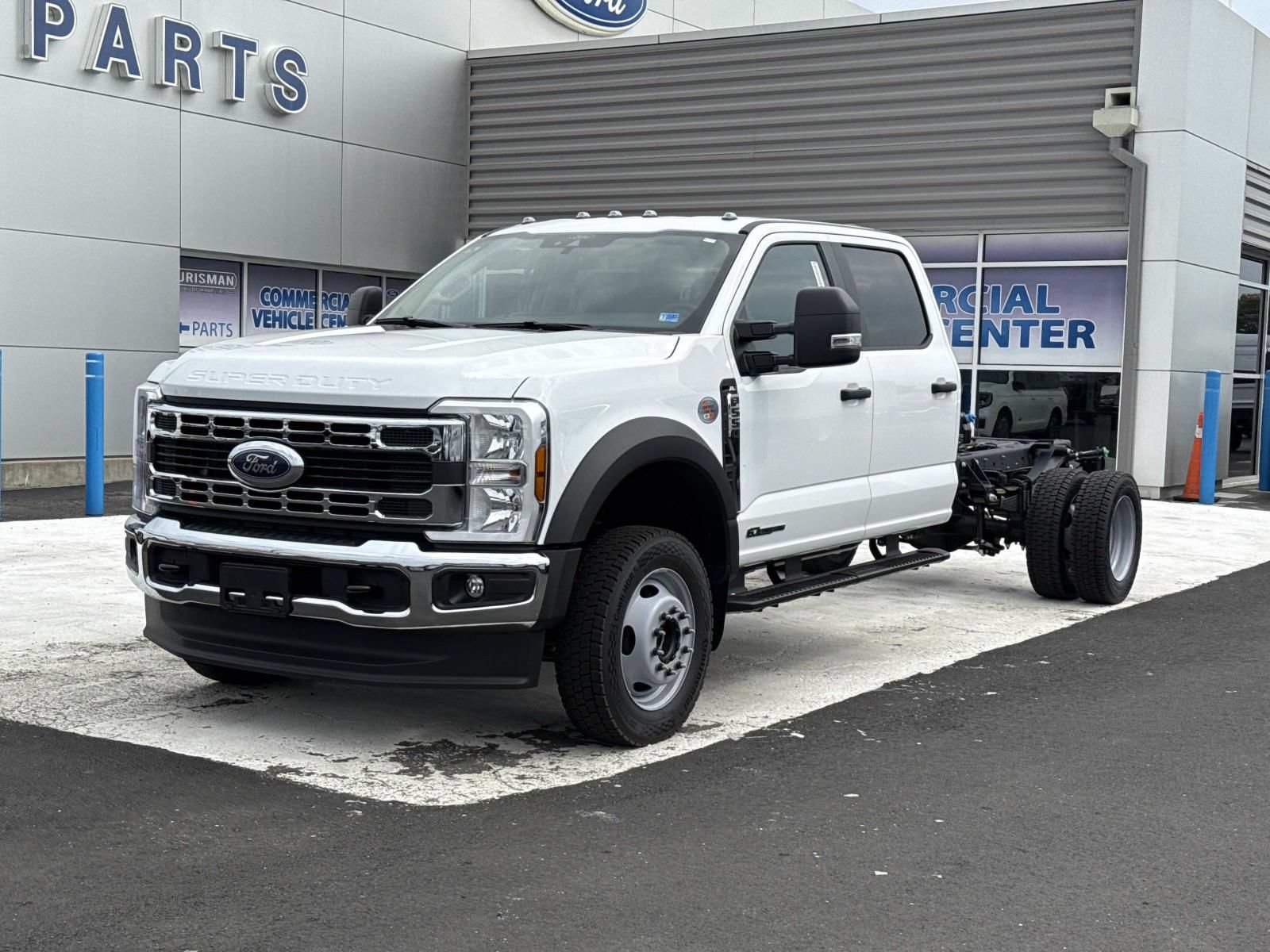 New 2026 Ford F550 4x4 Crew Cab image 7