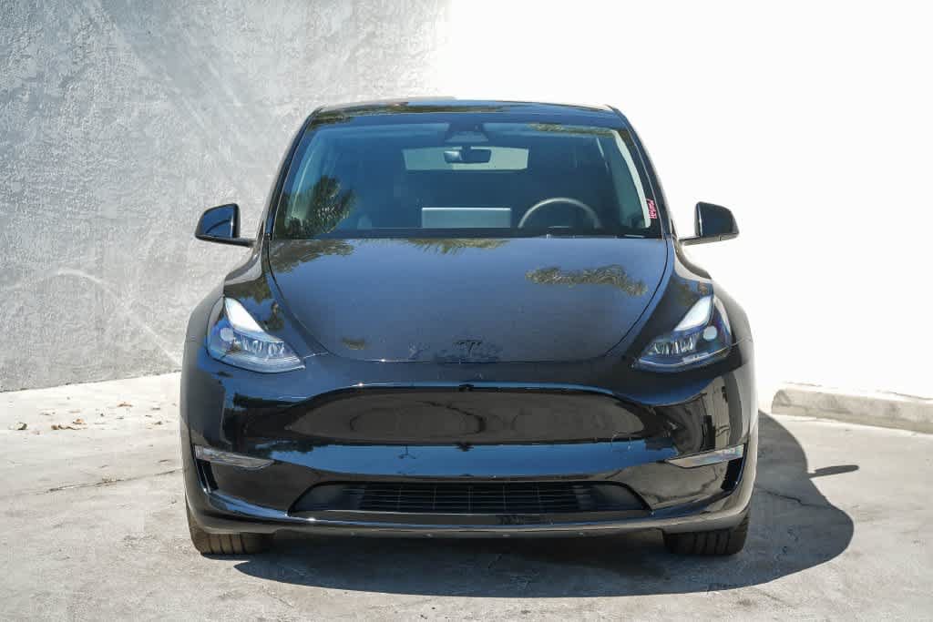 Used 2023 Tesla Model Y Long Range AWD/4WD image 2