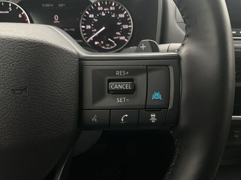Used 2025 Nissan Rogue SV FWD image 33