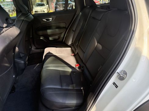 Used 2025 Volvo V60 B5 Cross Country Plus image 34