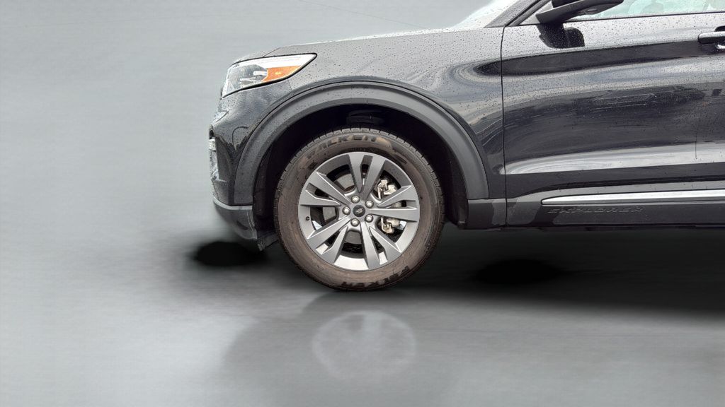Certified 2024 Ford Explorer XLT w/ Equipment Group 202A AWD/4WD image 30