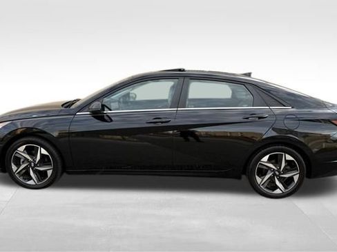 Used 2022 Hyundai Elantra Limited image 10