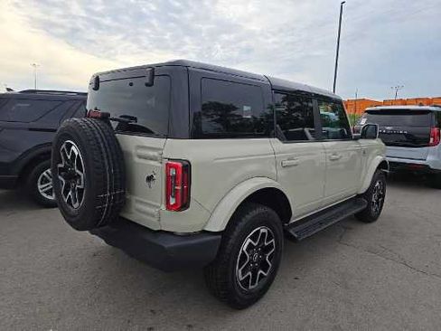 Used 2025 Ford Bronco Outer Banks AWD/4WD image 4