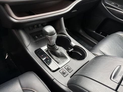 Used 2019 Toyota Highlander XLE image 21