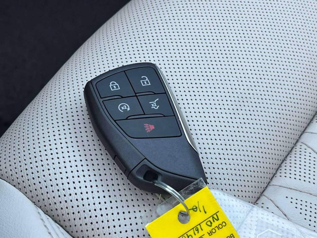 Certified 2022 Buick Envision Avenir w/ Technology Package II FWD image 40