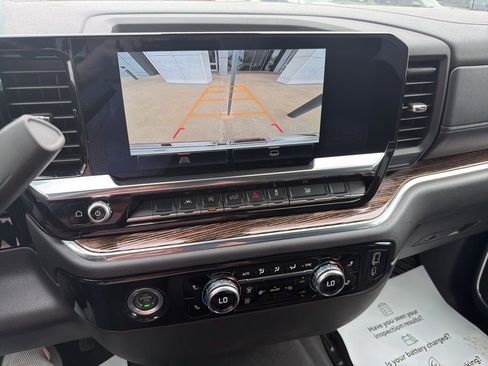 Used 2024 GMC Sierra 1500 SLE image 15