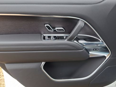 New 2025 Land Rover Range Rover SE image 20