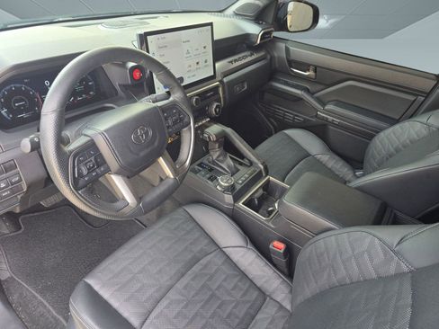 Used 2024 Toyota Tacoma TRD Off-Road w/ TRD Off Road Premium Package image 4