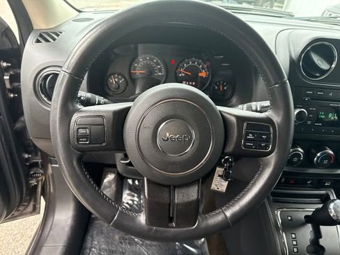 Used 2014 Jeep Patriot Latitude w/ Sun/Sound Group AWD/4WD image 18