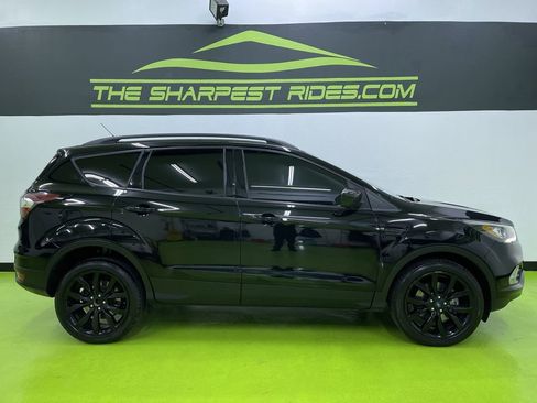 Used 2018 Ford Escape SE w/ SE Sport Appearance Package image 11