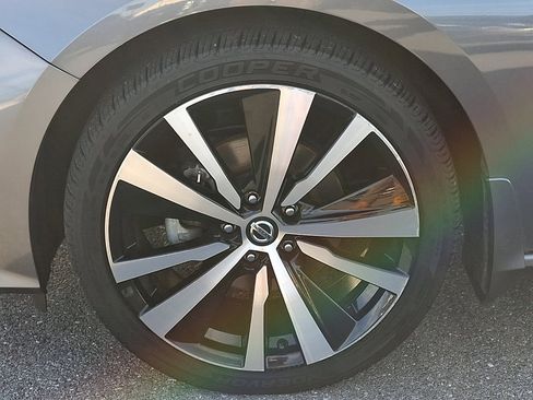 Certified 2022 Nissan Altima 2.5 SR AWD/4WD image 8