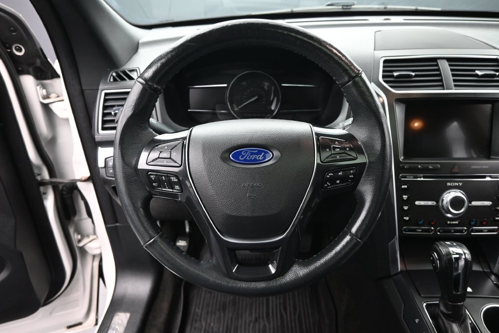 Certified 2018 Ford Explorer Limited w/ Equipment Group 301A AWD/4WD image 10