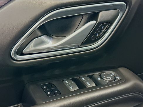 Used 2024 Chevrolet Suburban LT image 15