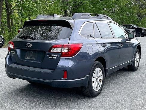 Used 2017 Subaru Outback 2.5i Premium AWD/4WD image 4
