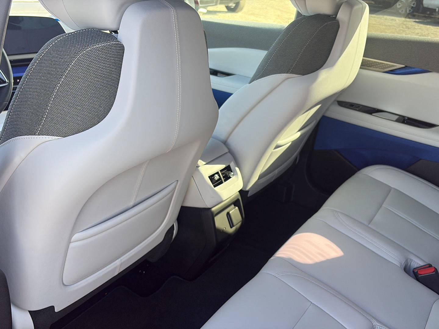Used 2026 Cadillac Optiq Sport 1 RWD image 24