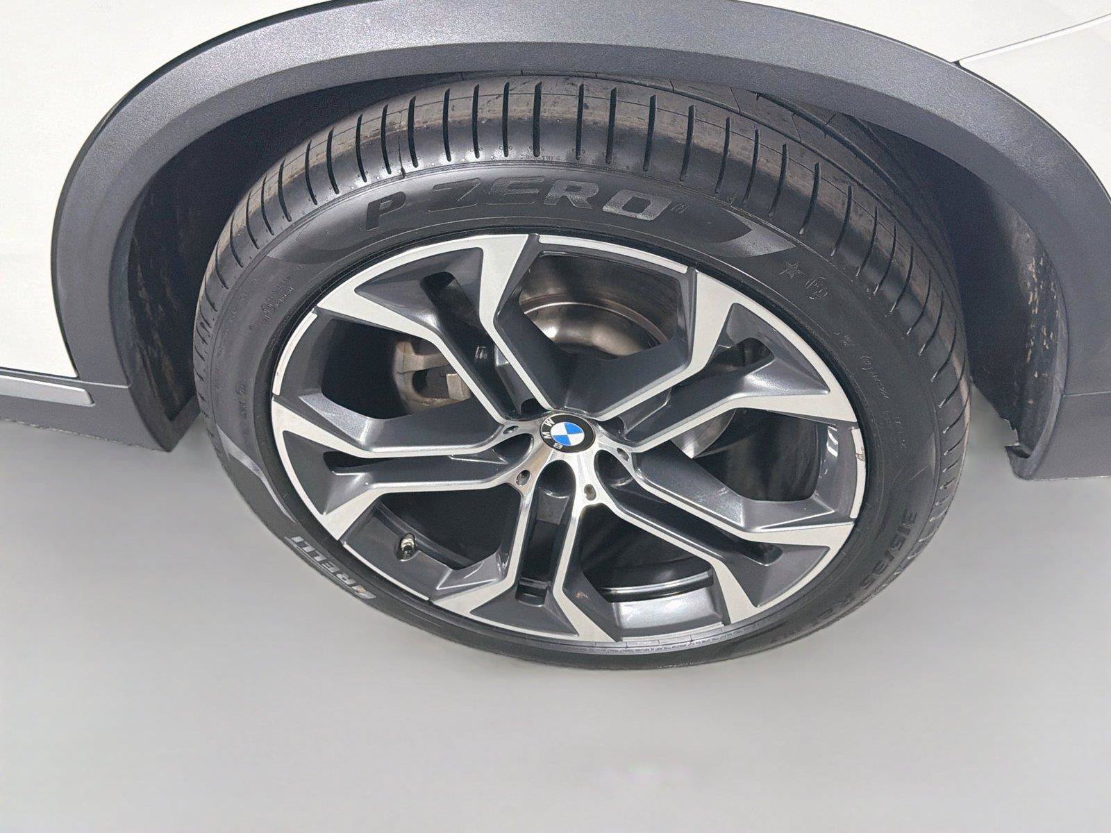 Used 2021 BMW X5 xDrive45e w/ Parking Assistance Package AWD/4WD image 32