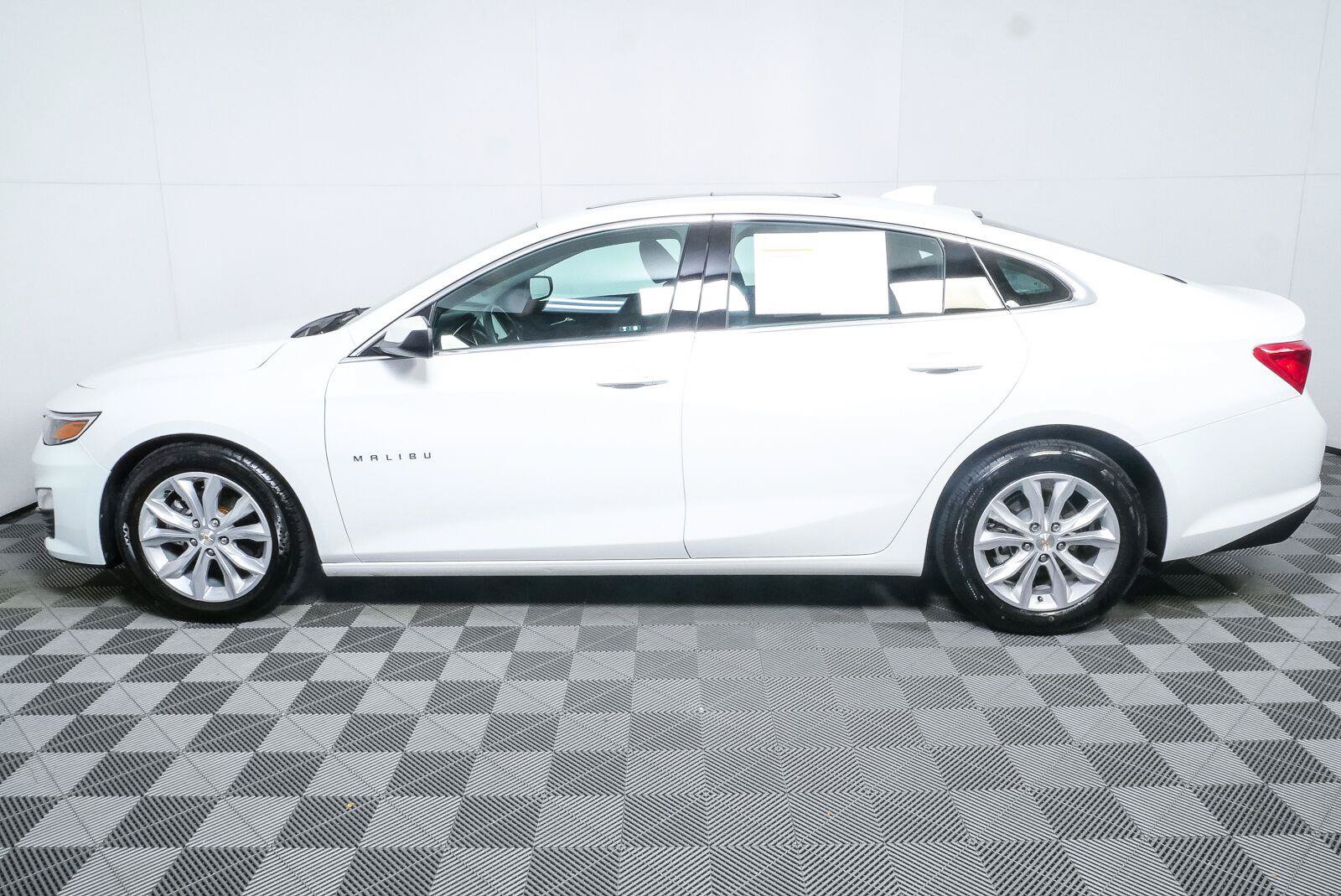 Used 2024 Chevrolet Malibu LT FWD image 29