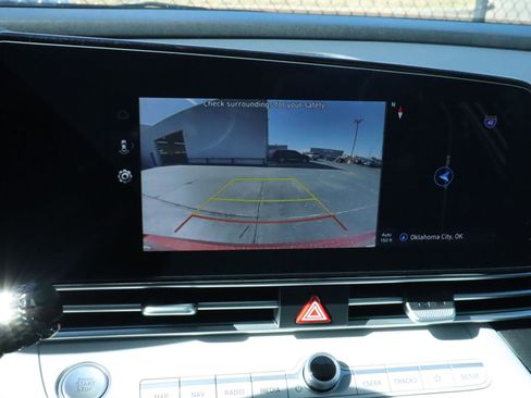 New 2025 Hyundai Elantra Limited image 14