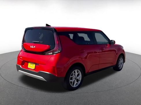 Used 2025 Kia Soul LX w/ LX Technology Package FWD image 12