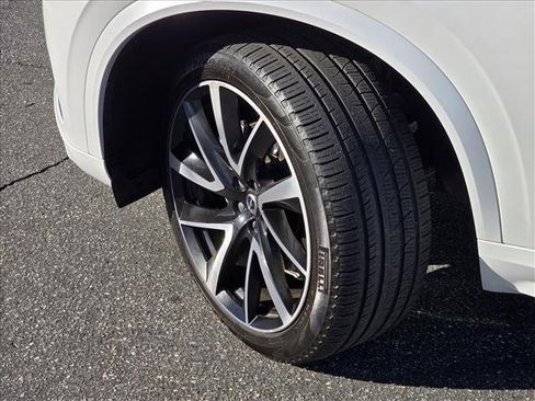Used 2020 Volvo XC90 T6 Momentum w/ Protection Package Premier image 27